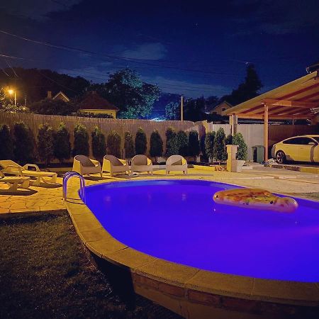 Villa Mika'S Poolhouse Belgrado Exterior foto