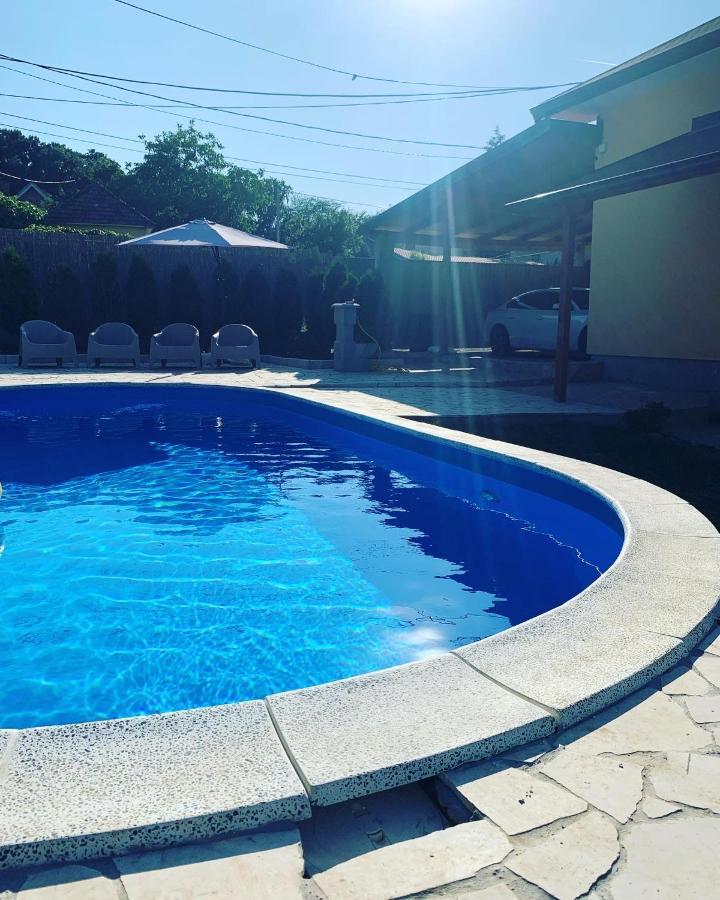 Villa Mika'S Poolhouse Belgrado Exterior foto